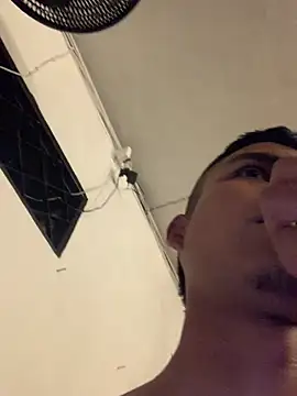 Emiliano_Reyes Webcam Show
