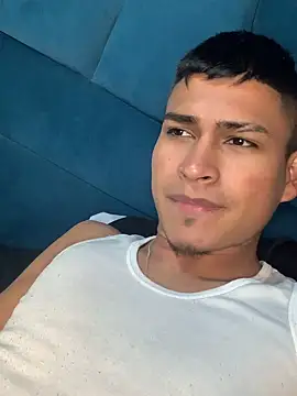 عرض كام Emiliano_Reyes