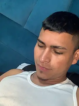 Emiliano_Reyes' Webcam Show