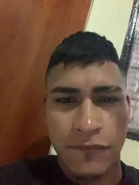 Emiliano_Reyesのウェブカメラショー