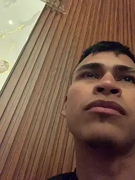Emiliano_Reyes Webcam Show