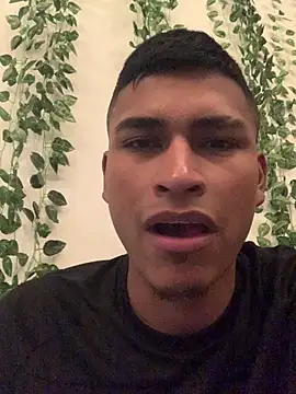 Emiliano_Reyes ওয়েবক্যাম শো