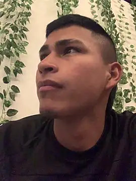 Emiliano_Reyesのウェブカメラショー