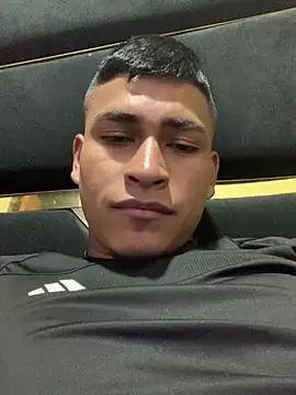 Emiliano_Reyes Show Webcam
