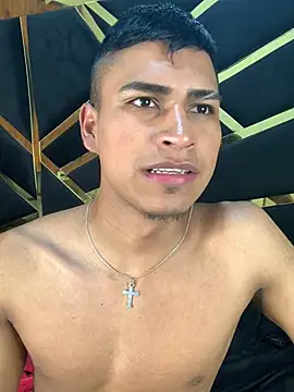 Emiliano_Reyes 网络视讯表演