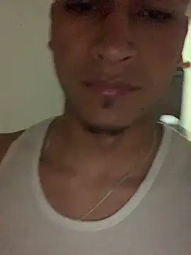Emiliano_Reyes 在線直播表演