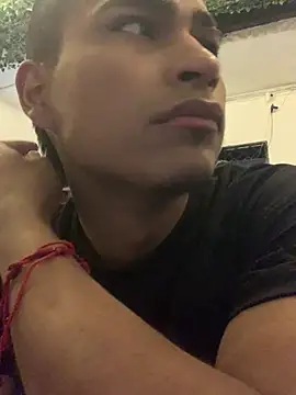 Pokazy przed kamerką – Emiliano_Reyes