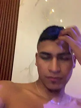 Emiliano_Reyes Show Webcam