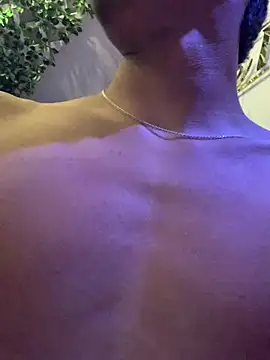 Emiliano_Reyesのウェブカメラショー