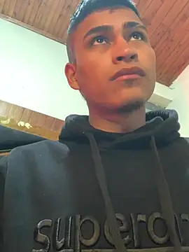 Emiliano_Reyes 在線直播表演