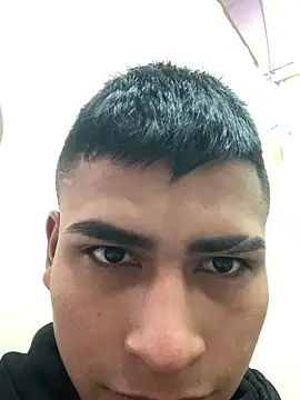 Show modela Emiliano_Reyes na web-kameri