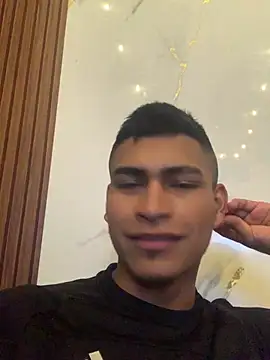 Emiliano_Reyes Webcam-Show