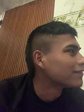 Emiliano_Reyes Pertunjukan Webcam