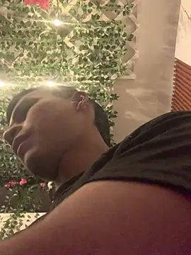 Emiliano_Reyes Webcam-Show