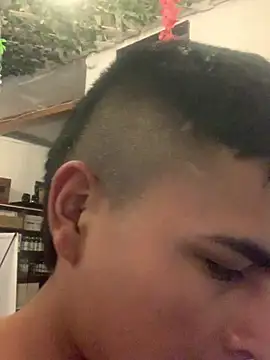 Emiliano_Reyesのウェブカメラショー
