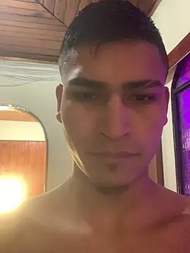 Emiliano_Reyesのウェブカメラショー