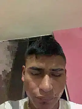 Emiliano_Reyesのウェブカメラショー