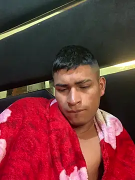 Emiliano_Reyes Show in webcam