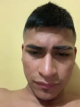 Emiliano_Reyes Webcam-Show
