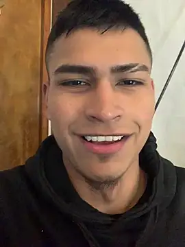 Emiliano_Reyes' Webcam Show