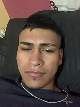 Emiliano_Reyes 在線直播表演