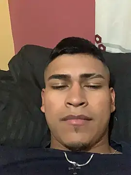 Emiliano_Reyes webcam show
