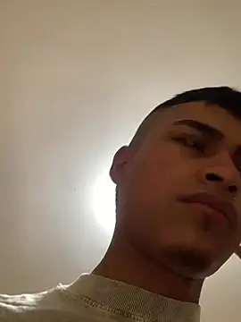 Emiliano_Reyes Webcam-Show