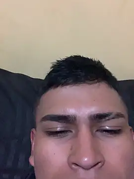 Emiliano_Reyes 在線直播表演