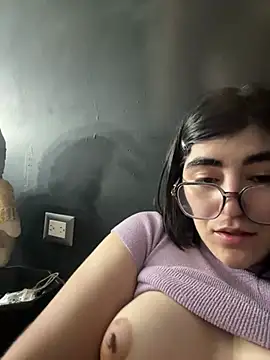 Chatroom XXX en direct de milky_denni