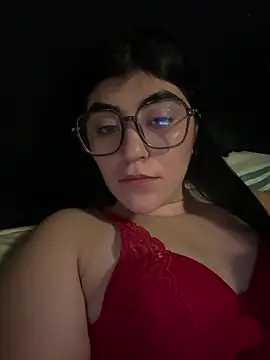 צ'אט XXX בשידור חי של milky_denni