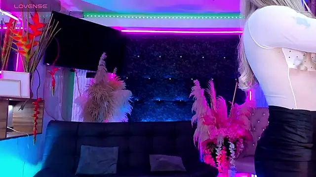 عرض كام Queens_Wonders_Blonders