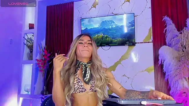 Queens_Wonders_Blonders Webcam show