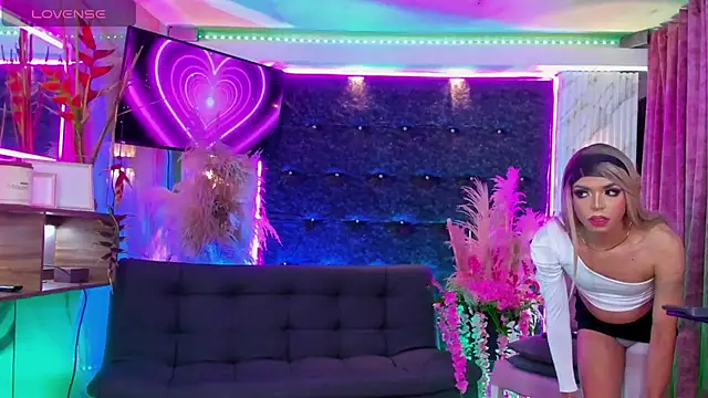 Queens_Wonders_Blonders Webcam show