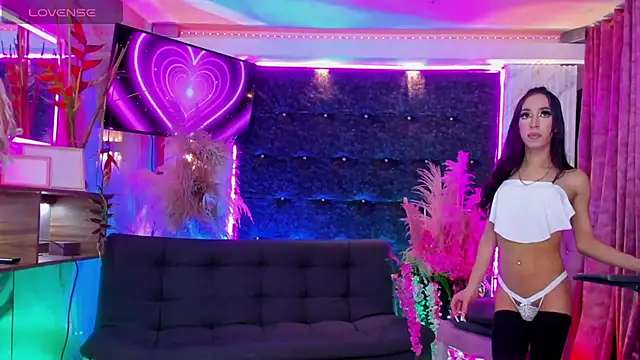 Queens_Wonders_Blonders – webcam-show