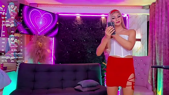 Queens_Wonders_Blonders Webcam-Show