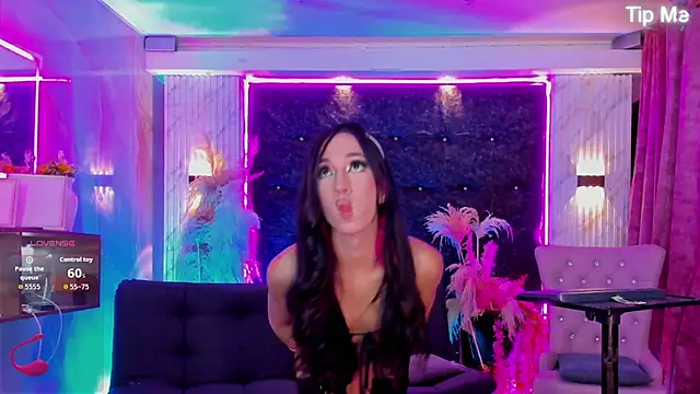 Queens_Wonders_Blonders Webcamshow