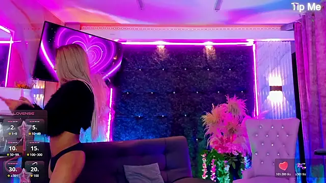 Queens_Wonders_Blonders – webcam-show