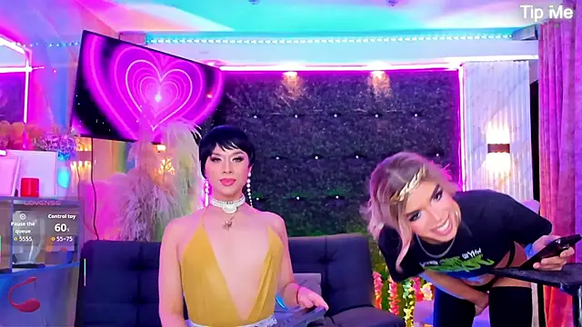 Queens_Wonders_Blondersのウェブカメラショー