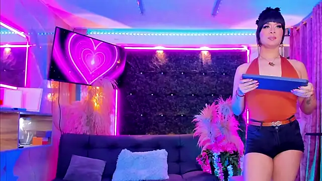 Queens_Wonders_Blonders' Webcam Show