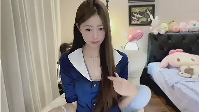 Evacute-top's Live XXX Chat