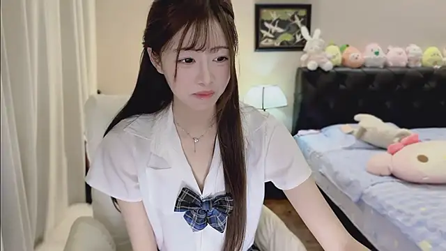 Evacute-top's Live XXX Chat