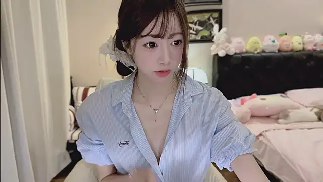 Evacute-top's Live XXX Chat