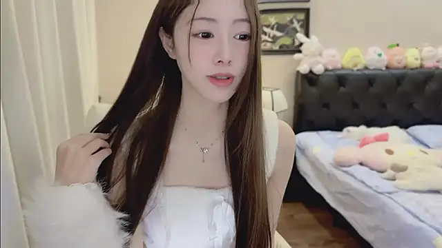 Evacute-top Adlı Modelin Canlı XXX Sohbeti