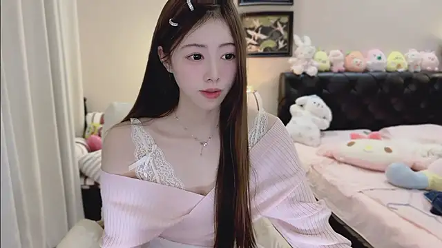 Evacute-top webcam show