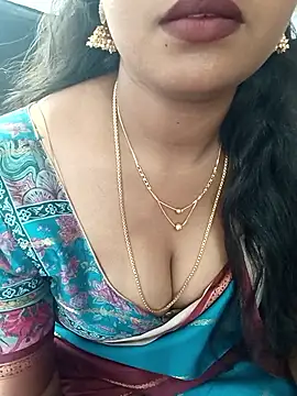 Usha_kannada's Webcam Show