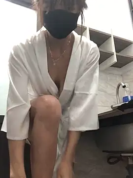 Writhing_First Show Webcam