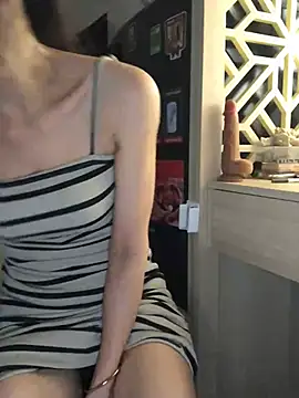 Writhing_First Live XXX-Chat