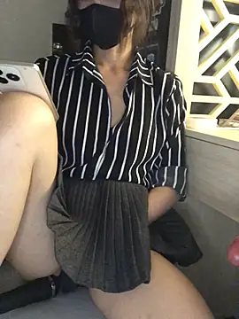 Writhing_First Chat XXX live