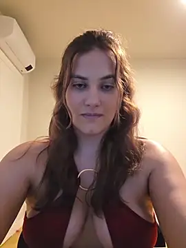 MiaRides19 Adlı Modelin Canlı XXX Sohbeti
