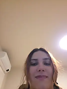 MiaRides19 Webcamshow
